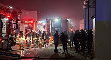 İş yerinde yangın paniği! 1 kişi dumandan etkilendi