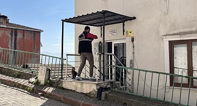 İzmit’te bir kadın kendisini vurdu