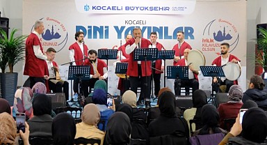 Milli İrade Meydanı, ilahi sesleriyle doldu