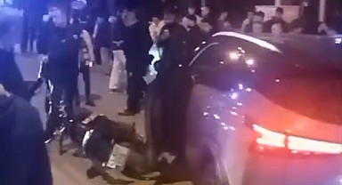 Motosikletle otomobil çarpıştı! 1 kişi yaralandı