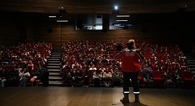 Öğretmenler işin uzmanından afet kurtarma eğitimi aldı