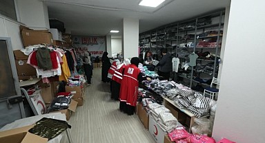 Ömeroğlu 3 bin çocuğa bayramlık hediye etti
