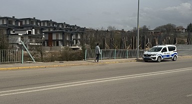 Otomobil şarampole düştü! Sürücü yaralandı