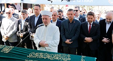 Özel, Haydar Akar’ı yalnız bırakmadı