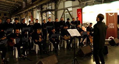 Tasavvuf musikisi gönülleri mest etti