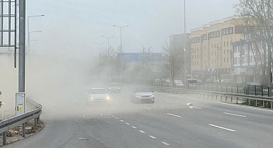 Toz fırtınası zor anlar yaşattı