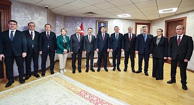 Bakan Tunç, Büyükakın'ı ziyaret etti