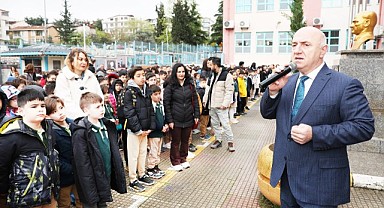 Bıyık, öğrencilere ‘İyi dersler’ diledi!