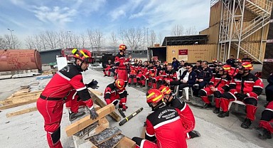 Büyükşehir İtfaiyesi zor günler için akredite olacak
