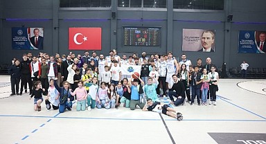 Çayırova basketbolda gümbür gümbür