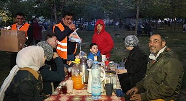 Çayırova Belediyesi ilçe sakinlerini yalnız bırakmadı