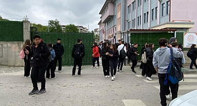 Dördüncü kattan düşen lise öğrencisi ağır yaralandı!