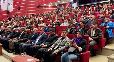 Gebzeli liseliler münazara yarışmasında ter döktü