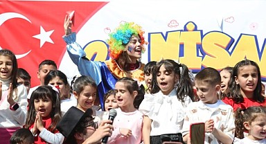 Gölcüklü çocuklar 23 Nisan’ın keyfini çıkardılar
