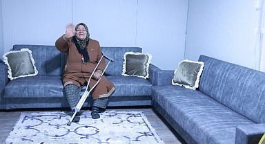 Hem yıkık evini hem de kalbini tamir ettiler
