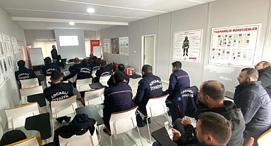 İtfaiye personeline asansörde kurtarma eğitimi verildi