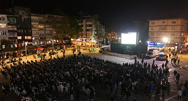 İzmit Kent Meydanı’nda yer Yeşil, gök Siyah