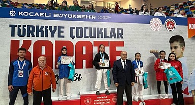 Kartepeli Eslem Karate’de ikinci oldu