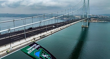 Osmangazi Köprüsü’ne Kocaelispor bayrağı asıldı