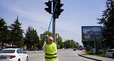 Trafik ışıkları bakım ve onarımdan geçiyor