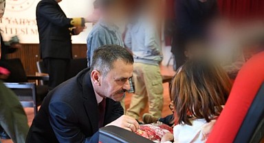 Vali Aktaş, kimsesiz çocukları yalnız bırakmadı