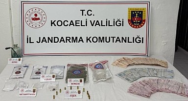 Yolcunun üstünden ve valizinden 7 kilo uyuşturucu ele geçirildi