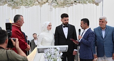 Başkan Bıyık'ın kızı dünyaevine girdi