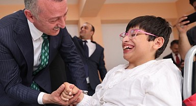 Büyükakın, “Her işin merkezinde insan var”