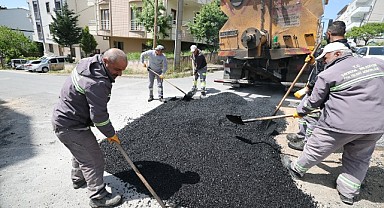 Çayırova’da bozulan yollar tamir ediliyor