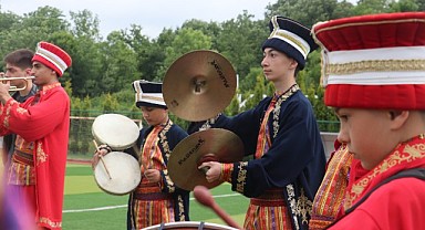 Çocuk mehter takımı Osmanlı geleneğini sürdürüyor
