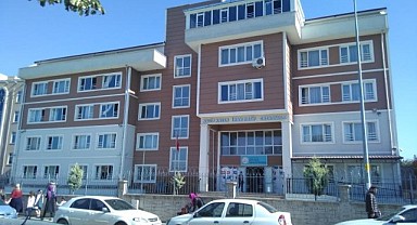 Mecit Kavan İmam Hatip Ortaokulu’na kayıtlar sürüyor