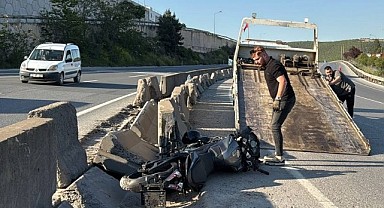 Motosiklet beton bariyere çarptı! 1 kişi yaralandı