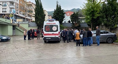 Şadırvanda hareketsiz bulunan adam hastaneye kaldırıldı