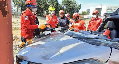 Büyükşehir İtfaiyesi AKUT’a eğitim desteği verdi