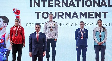 Güreş turnuvasında 2. gün müsabakaları sona erdi