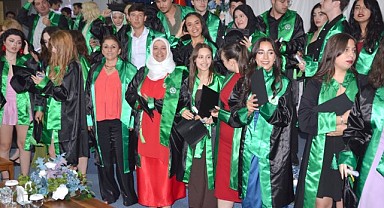 Hayalleri yaş engeline takılmayan kadınlar mezun oldu!