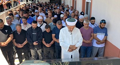 Motosiklet kazasında ölen baba toprağa verildi