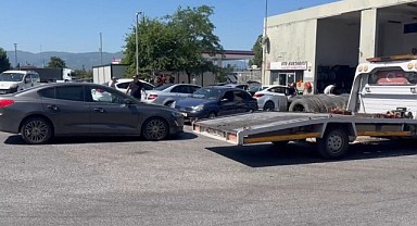 Seyir halindeki araçların lastikleri patladı