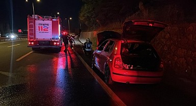 Seyir halindeki otomobil cayır cayır yandı