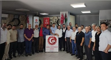 Şuurlu Öğretmenler Derneği’nde başkan değişti