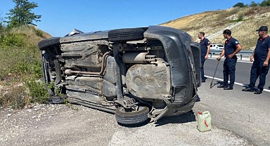 Takla atan otomobilden sağ salim çıktılar