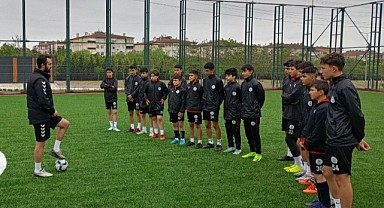 U13'lerde Körfez Gençlerbirliği şampiyon oldu