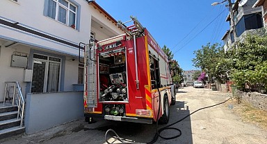 Apartmanın zemin katında çıkan yangın korkuttu!