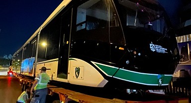 Dokuzuncu tramvay da raylara indi!