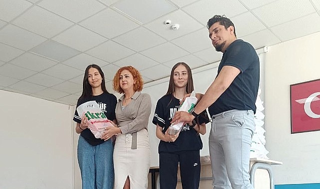 GTÜ öğrencileri depremzede çocuklara akademik destek verdi