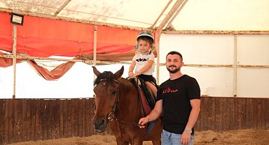 Minik biniciler at sevgisiyle büyüyor
