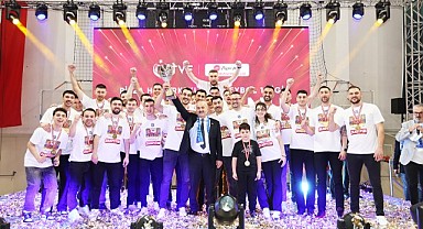 Şampiyon takım, şampiyon oyuncularını bırakmadı