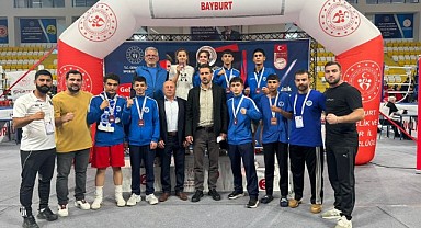 Üst Minikler Boks Şampiyonası’na Kocaelili sporcular damga vurdu