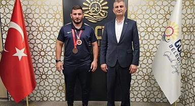 Abdulrefik Öner Başpehlivan oldu
