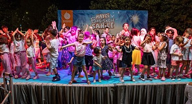 Başiskeleli çocuklar sahne gösteri ile coştu